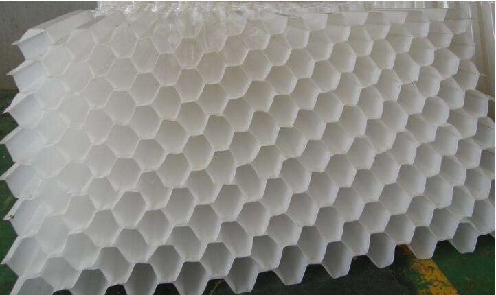 六角蜂窩冷卻塔填料應(yīng)用優(yōu)勢(shì)